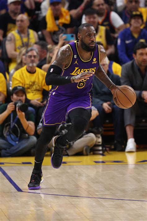 Kevin Durant: Biography, NBA Legend, Phoenix Suns Forward.